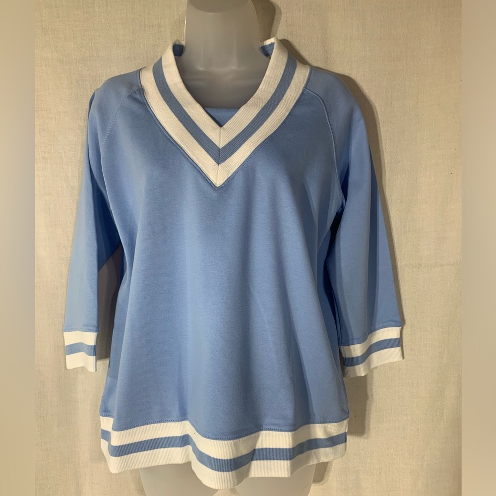 Sport Savvy Blue and White V-Neck sweatshirt Top Size Small